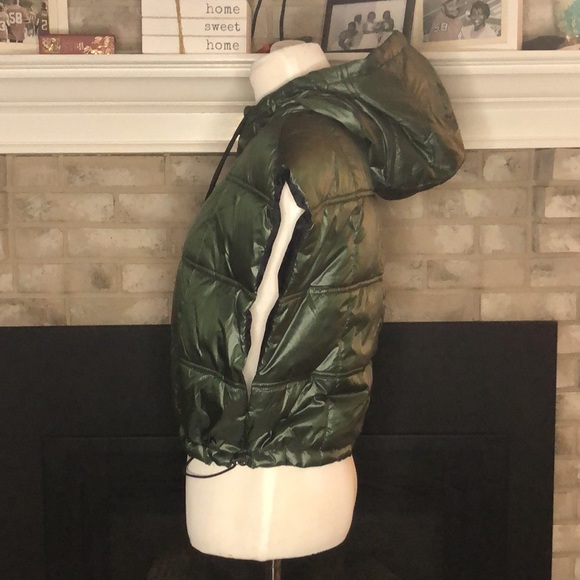 Calvin Klein Performance Repel Evergreen Front Zip Cropped Puffer Vest size M - Picture 5 of 14
